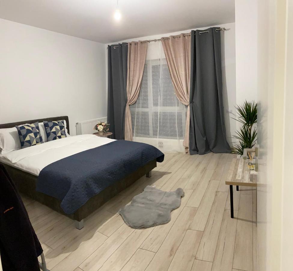 Apartamento Deea H24 Rîşnov Exterior foto